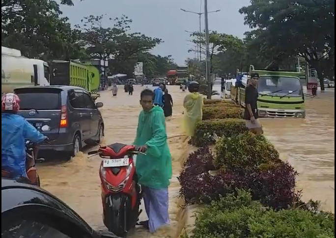 Banjir Kota Padang, Warga Dievakuasi